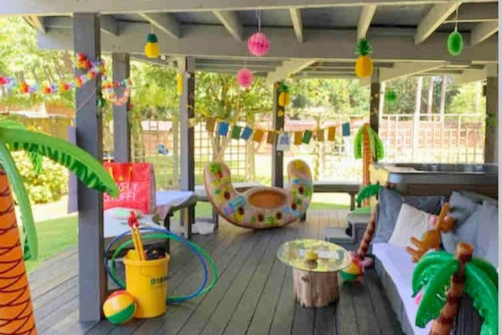 Hen & Stag Retreat Weekend Stay Sleeps 10 To 30 Thetford Ngoại thất bức ảnh