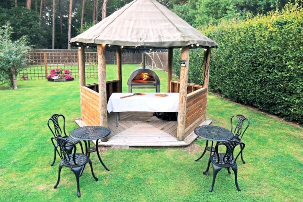 Hen & Stag Retreat Weekend Stay Sleeps 10 To 30 Thetford Ngoại thất bức ảnh